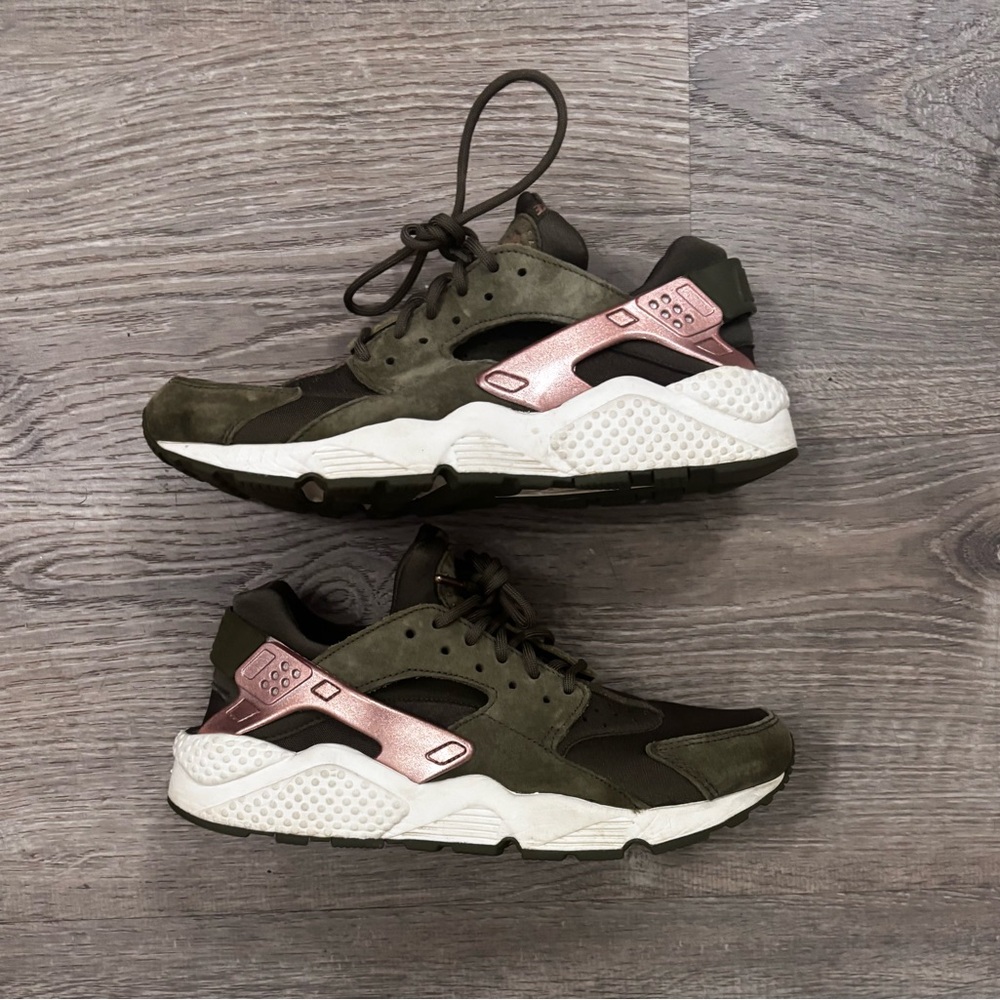 Nike Air Huarache Run Olive Canvas Rose Gold Suede Sneaker 2018 Women’s Size 9